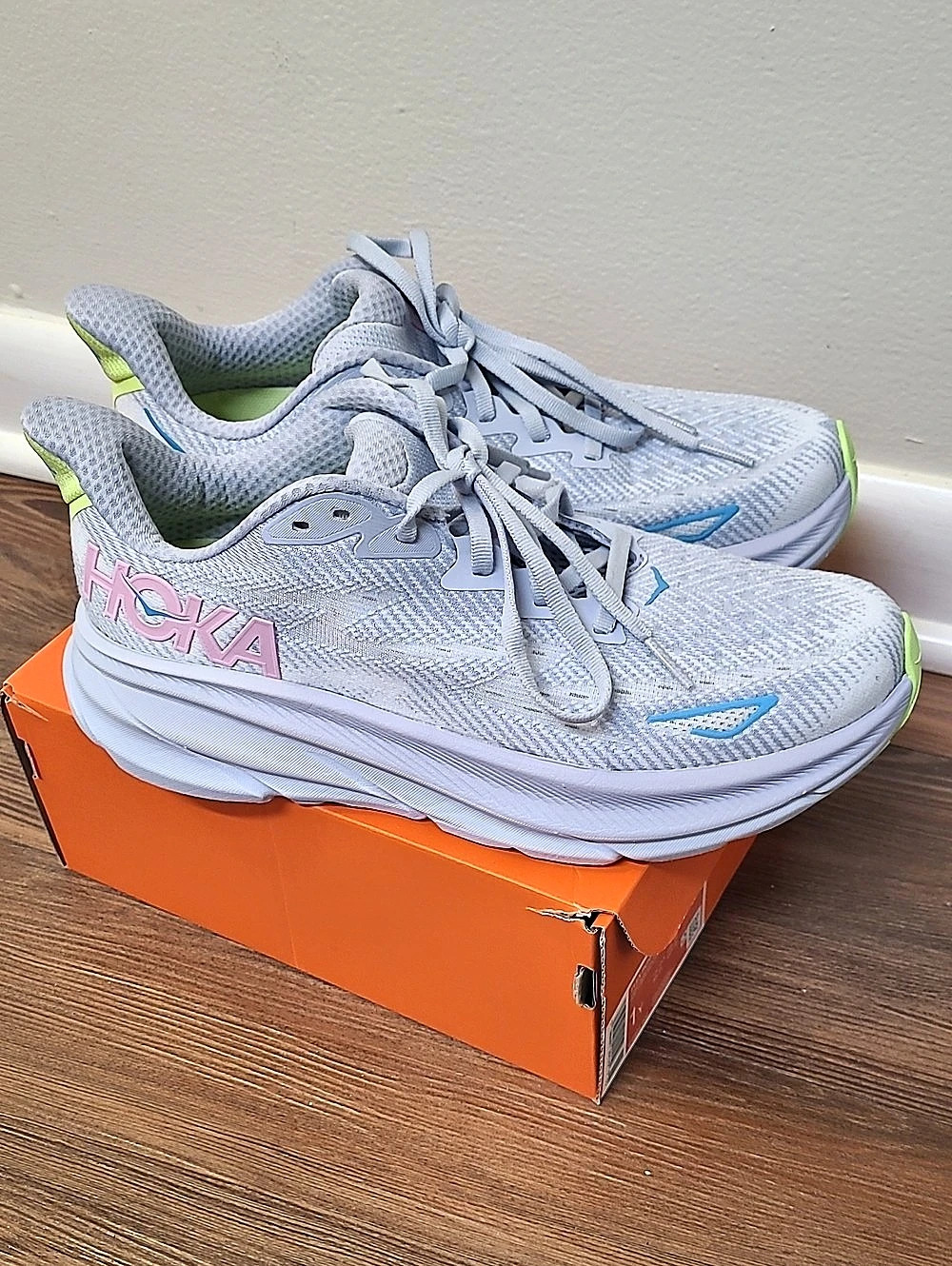 HOKA Clifton 9 Gray & Green US 8B